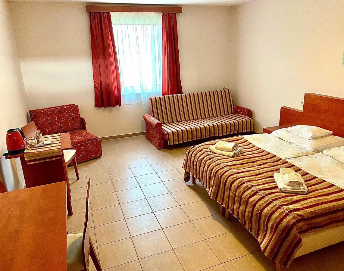 Ligetalja Termal Hotel Peneszlek Extérieur photo