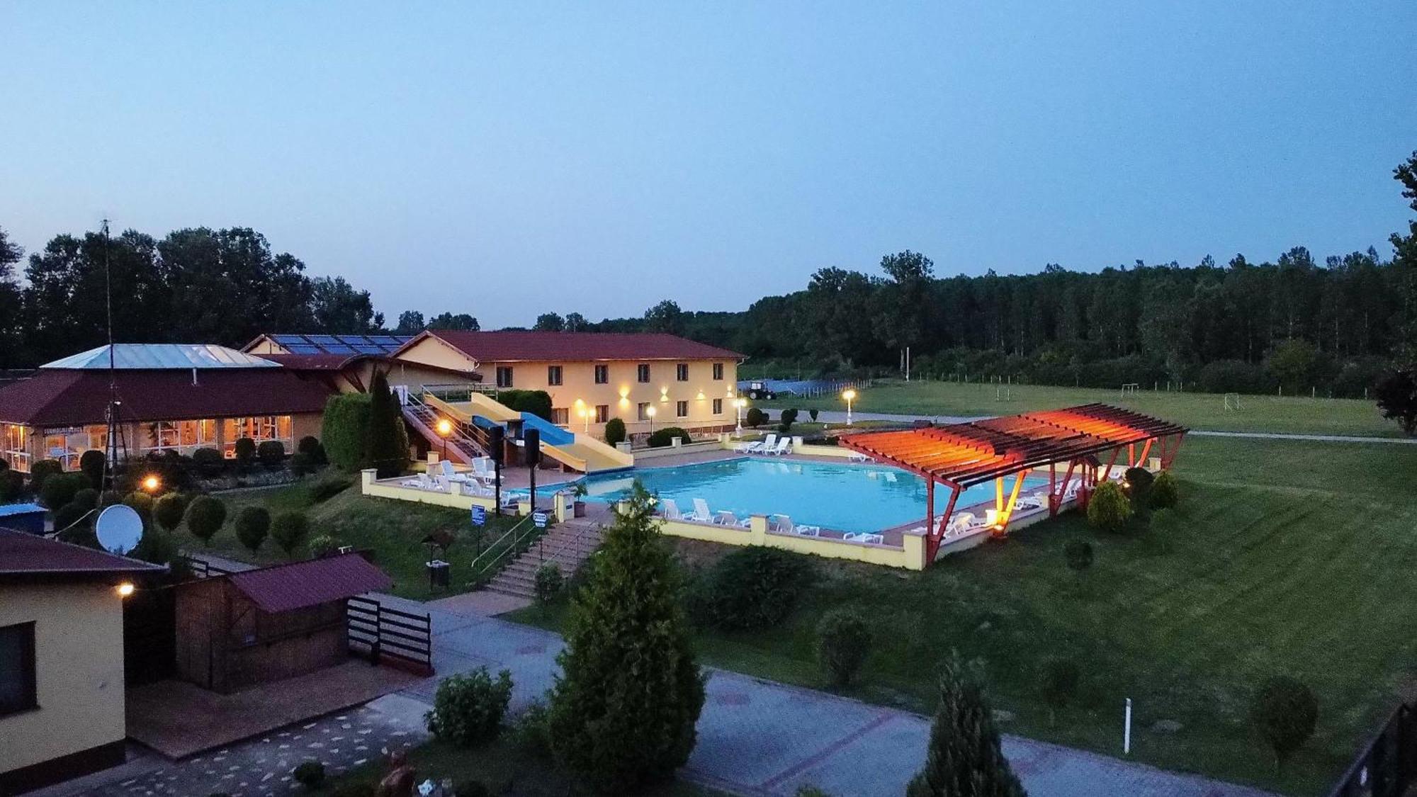 Ligetalja Termal Hotel Peneszlek Extérieur photo