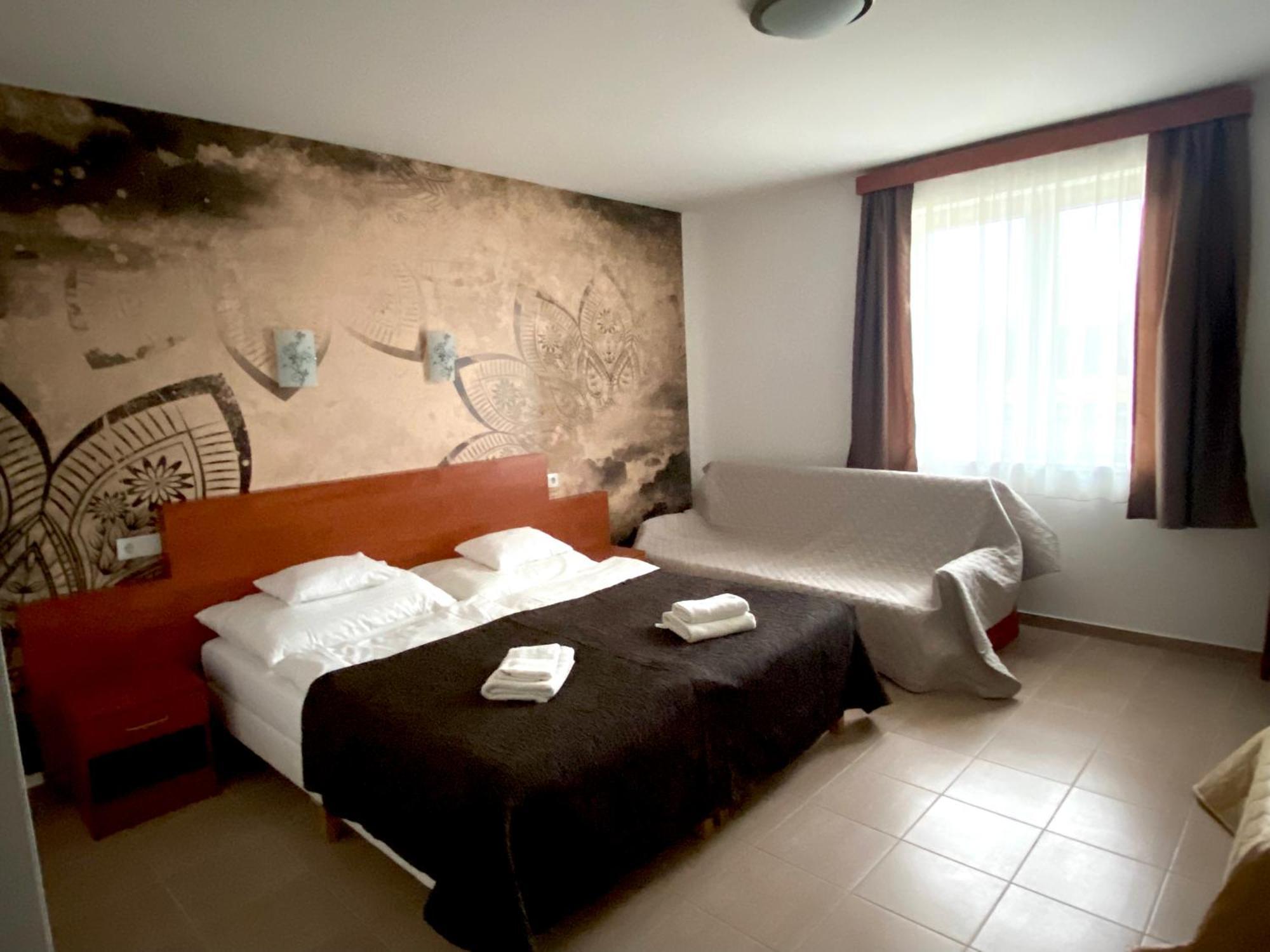 Ligetalja Termal Hotel Peneszlek Extérieur photo