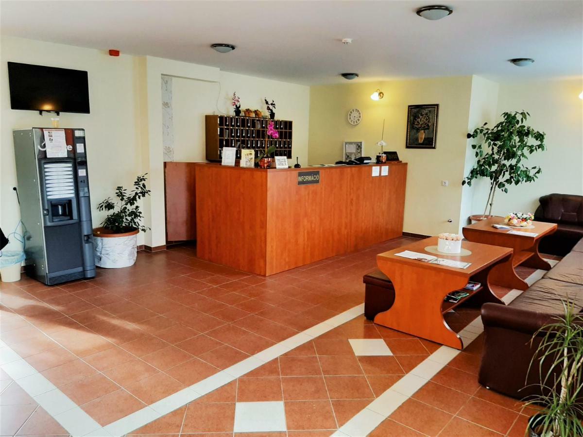 Ligetalja Termal Hotel Peneszlek Extérieur photo